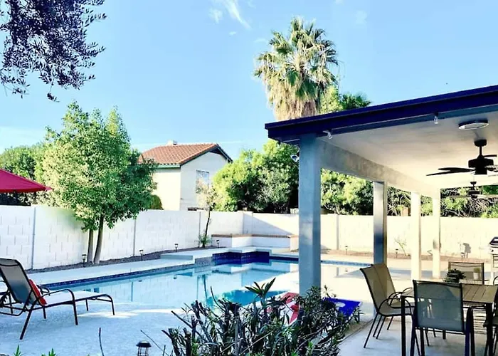 Beautiful 5-bdrm Vacation Wheated Pool Scottsdale